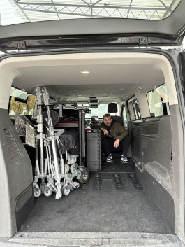 Julius Oppermann, Maurizio De Feo and the production fan. 